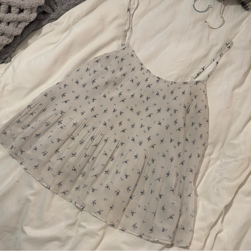 pleated abercrombie & fitch top